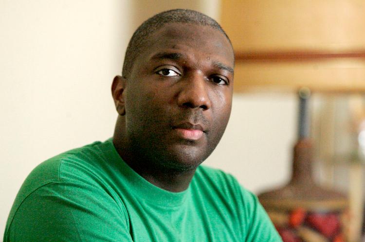 Overraskelse. Alvin Greene er blevet valgt som demokraternes kandidat til Senatet i Washingtog ved midtvejsvalget til efteråret. 