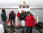 DRØMME-BRIST. Abby Sunderland ude til højre fotograferet i går nær  Kerguelen Islands - et fransk territorium i den sydlige del af Det Indiske Ocean. 