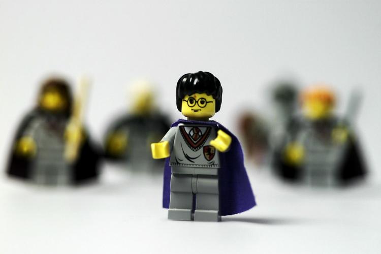 Legopotter. Første serie kom på markedet i 2001, og selv om HP-serien ikke har været på hylderne de sidste to-tre år, er byggesættet Hogwarth Castle stadig et af de bedst sælgende produkter nogensinde hos Lego. 