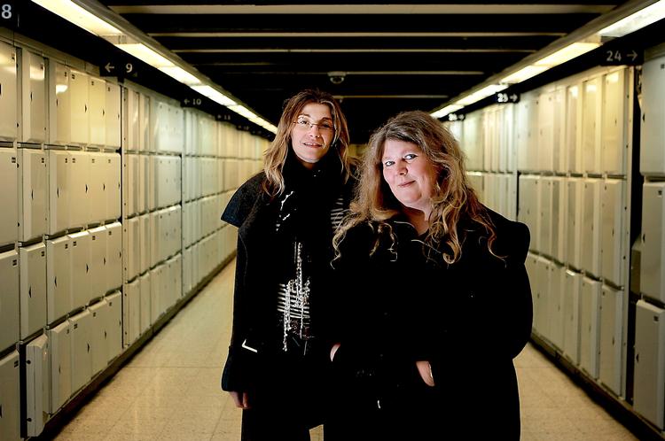 Makkerpar. Agnete Friis og Lene Kaaberbøl fortæller med filmisk effektivitet her i andet bind - ud af tre - om den gæve Nina Borg. Arkivfoto: Finn Frandsen 