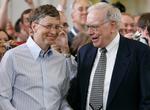 Velgørenhed. Milliardærerne Bill Gates (til venstre) og Warren Buffett vil have deres ligemænd til at give mindst halvdelen af deres formuer til velgørenhed. 
