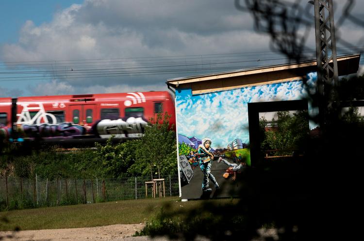 I mange år lå DSB-arealet på Ydre Nørrebro øde hen som uofficiel parkeringsplads for kvarterets beboere. Festivalen Urban Explosion banker gang i området, der i 2012 bliver en ny folkepark. 