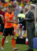 tak. Træneren har brug for en skarp Rafael van der Vaart, hvis Japan skal besejres. 