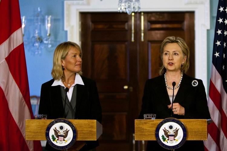 Møde. »Vi har en stærk alliance og partnerskab med Danmark«, sagde Hillary Clinton på et kort pressemøde efter mødet. 