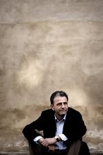 Ophør. Kommentarerne til beslutningen er få, men Jens Christian Grøndahl udtaler, at det »ikke var den rigtige forlagsløsning«. 