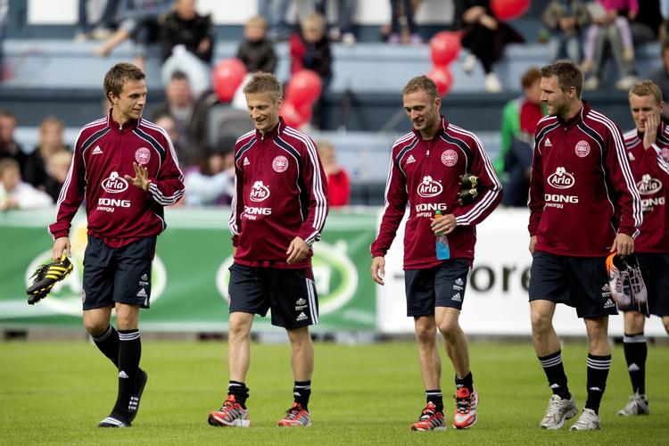 RUTINE. Jesper Grønkjær, Martin Jørgensen og Dennis Rommedahl holder til trods for, at de alle er over 30 yngre kræfter ude af Danmarks startopstilling. 