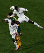 NÆRKAMP. Ghana spillede over en halvleg i overtal mod Australien, men formåede ikke at score et vindende mål. 