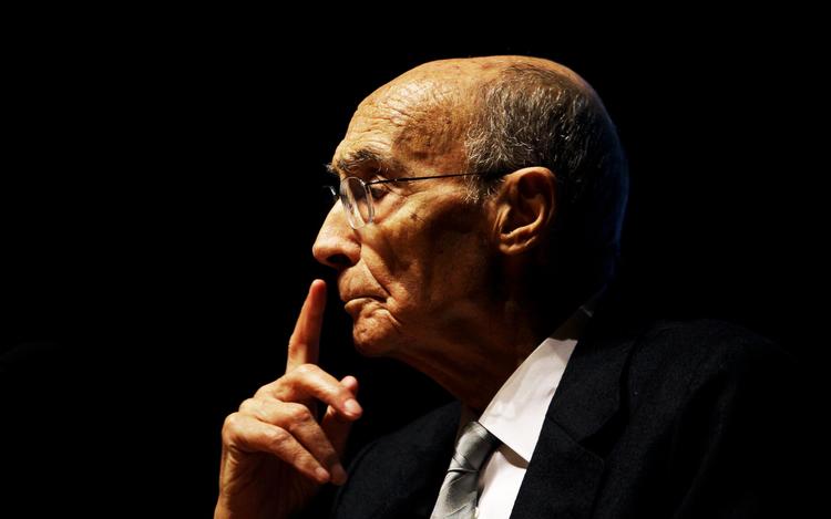 Nobelpristager. José Saramago (1922-2010) arbejdede blandt andet som teknisk tegner og journalist, inden han fik sit litterære gennembrud i begyndelsen af 1980'erne. Blandt hans bedst kendte romaner hører 'Historien om Baltasar og Blimunda og den forunderlige Passarola', 'Historien om Lissabons belejring' og 'En fortælling om blindhed', som alle er oversat til dansk. Han fik Nobelprisen i litteratur i 1998. Arkivfoto: Armando Franca/AP 