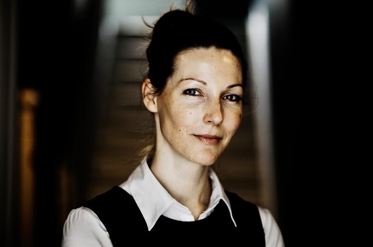 LETTET. »Nu kan jeg slappe lidt af«, siger Anne Fortier, der allerede har fået forhåndsgodkendt  sin tredje bog af forlaget Random House. 