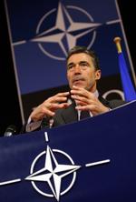 Kritik. »Jeg forstår godt fristelsen til at skære i fælles projekter i stedet for at spare derhjemme. Men forsvar og sikkerhed er altså ikke noget jobskabelsesprojekt«, siger Anders Fogh Rasmussen. 