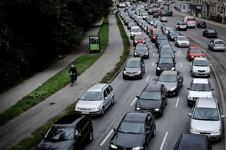 Trafikminimering. Formålet med bompenge er at minimere trafikken i København. Billedet er fra Åboulevarden. (Arkivfoto) 