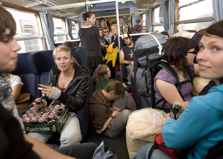 I år er der flere togafgange til og fra Roskilde, så de mange festivalgæster ikke skaber trafikpropper - eller generer almindelige togpassagerer. 