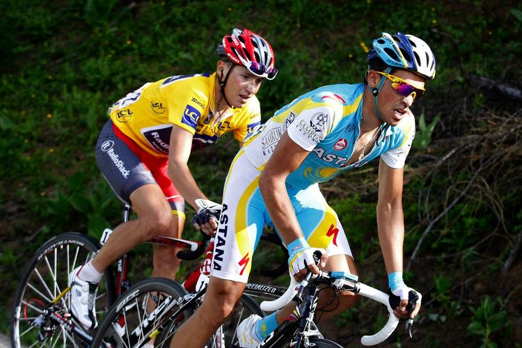Influenza. Alberto Contador ligger midlertidigt under for lidt sygdom. 