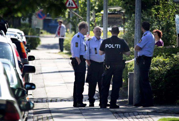 Koordinering. Politiet er gået i gang med at efterforske fundet af en død kvinde i en villa i Bagsværd nord for København. 