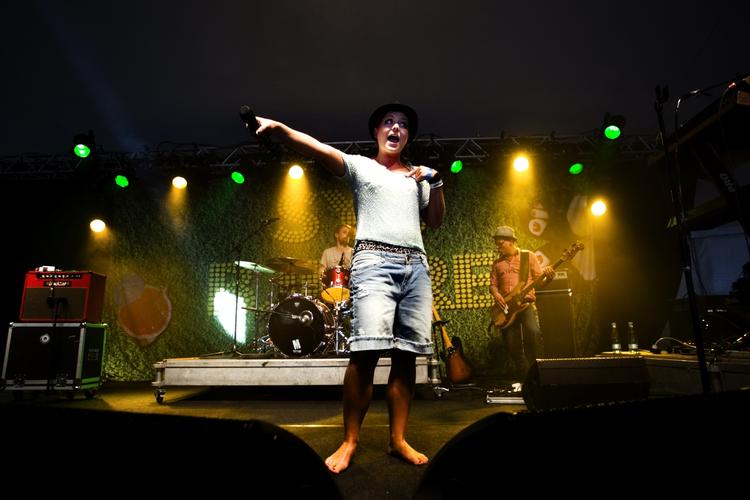 Tyveri? Fans debatterer, om Sys Bjerre har stjålet sommerhittet 'Alle mine veninder' fra 'Slumdog Millionaire'- soundtracket. Arkivfoto. 