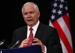 Kritik. Robert Gates siger i en erklæring, at McChrystal har begået 'betydelige fejl og udvist dårlig dømmekraft'. 
