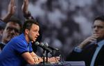Eks. Den tidligere anfører, John Terry, er angiveligt raget en smule uklar med landstræneren. 