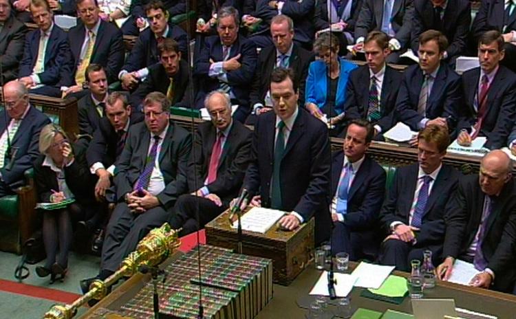 Mudderkastning. Den konservative finansminister George Osborne gik i dag til angreb på den tidligere Labour-regering i et forsvar for en historisk spareplan, han har fremlagt. 