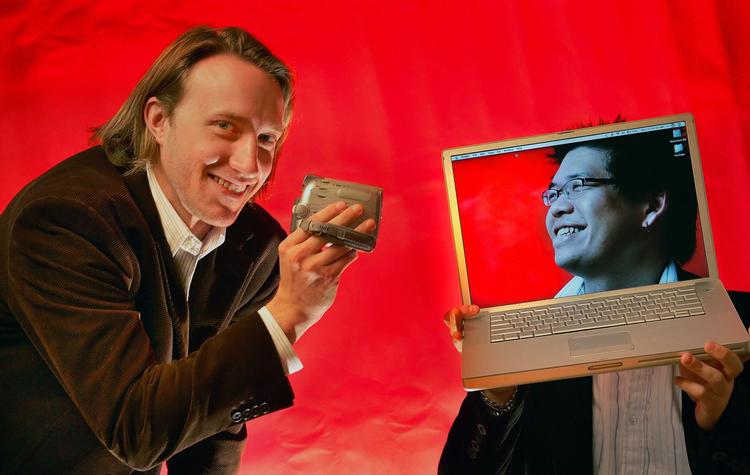 Lettelse. YouTube-stifterne Chad Hurley og Steven Chen kan ånde lettede op. I hvert fald foreløbig. Arkivfoto. 