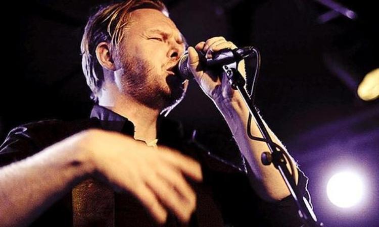 Næsvis.  Gennem mere  end 20 år har  Luleås fineste rockband heddet The Bear Quartet. De fem (sic) nordsvenskere går  stadig deres  egne veje - og  kigger ikke over skulderen for at se, om nogen egentlig følger med. Men det gør deres faste fanskare stadig. Foto: PR 