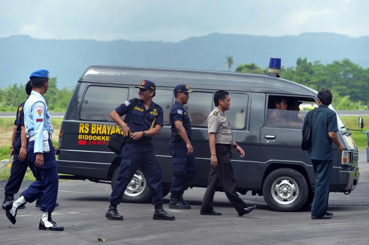 BOMBEPLAN. Indonesisk politi arresterede onsdag en af landets mest eftersøgte terrorister for bombeplan mod dansk ambassade. 