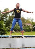 Personlig træner og tidligere skiløber, Anja Bolbjerg, viser seks gode øverlser på havetrampolinen. 