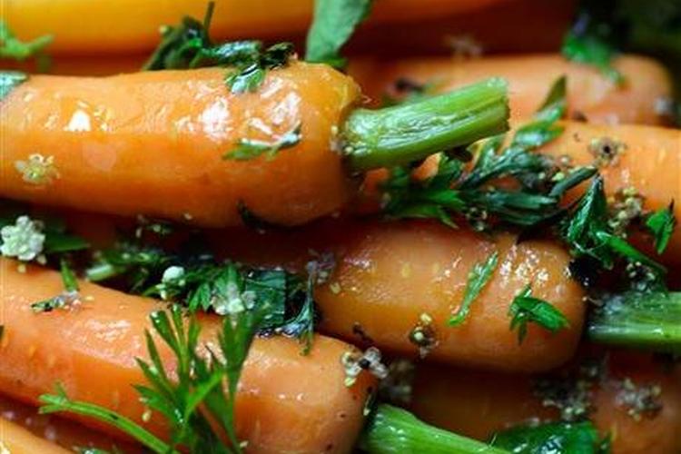 Gulerødder med hyld