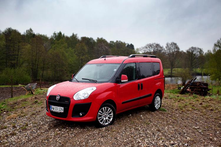 Til de pladskrævende. Fiat Doblo virker mere grov og klodset end de forfinede MPVer med plads til syv, men prisen er også markant mindre. 