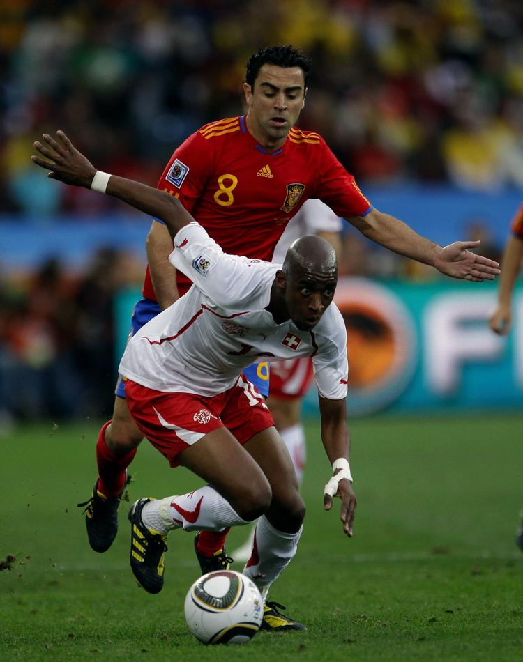 Termin. Xavi og Spanien dummede sig mod Schweiz og betaler måske en høj pris for nederlaget i aften efter kampen mod Chile. 