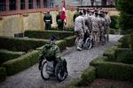 Begravelse. I fremtiden vil billeder af militærbegravelser efter dødsfald i Afghanistan som denne blive hyppigere, advarer Nato. 
