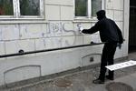 LØMMELLARM. Britiske højttalere kan holde unge ballademagere på afstand, hævder firma. Men Europarådet vil have dem forbudt. Arkivfoto. 