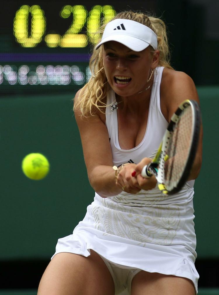 KLar. Wozniacki skal på banen i solskin i eftermiddag. 