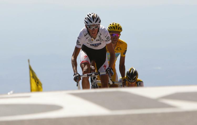 Udeldig. Andy Schleck og rivalen Alberto Contador på vej op mod målet på sidste års 20. etape af Tour de France. Om en uge begynder tvekampen igen. Arkivfoto. 