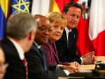 exit. Den britiske premierminister David Cameron (th) er i øjeblikket i Canada til G8-topmøde. Her har han meldt ud, at han ønsker de britiske tropper hjem fra Afghanistan  inden næste valg. 