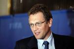REPRIMANDE. Fifas generalsekretær, Jerome Valcke, har sendt et brev til den franske regering og bedt dem lade være med at blande sport og politik. 