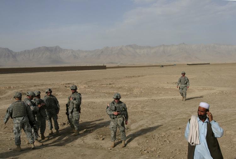 Ørkenvandring. Amerikanerne har et forståelsesproblem med at forklare afghanerne, at de er kommet for at befri dem, skriver Herbert Pundik. 