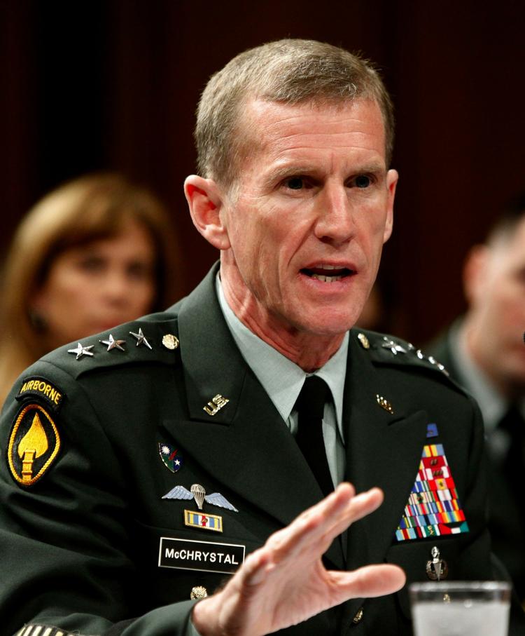 Fortid. Stanley McChrystal blev onsdag fyret efter et kontroversielt portræt i magasinet Rolling Stone. (Arkivfoto) 