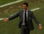 Skuffelse. Englands landstræner, Fabio Capello, er bitter over, at dommeren ikke anerkendte et klokkeklart engelsk mål, da stillingen mod Tyskland var 2-1 til tyskerne. 