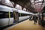 Rettidig. I dag kører DSB med en gennemsnitlig forsinkelse på  200 sekunder. Det skal skæres ned til 100 sekunder over de næste ti år. (Arkivfoto) 