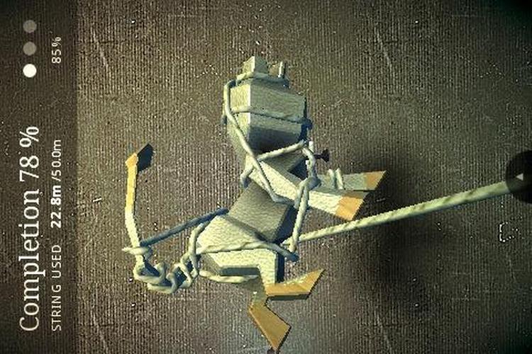 Ledsaget af 22 minutters downtempo musik skrevet til spillet, kan man lege med sin snor og sine 72 forskellige figurer. 