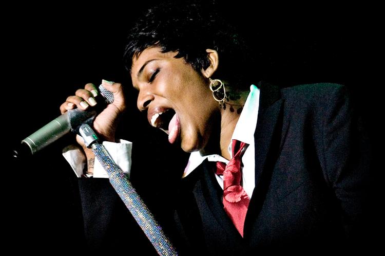 Macy Gray har haft en svingende  karriere, men er tilbage i fin stil med 'The Sellout'. 