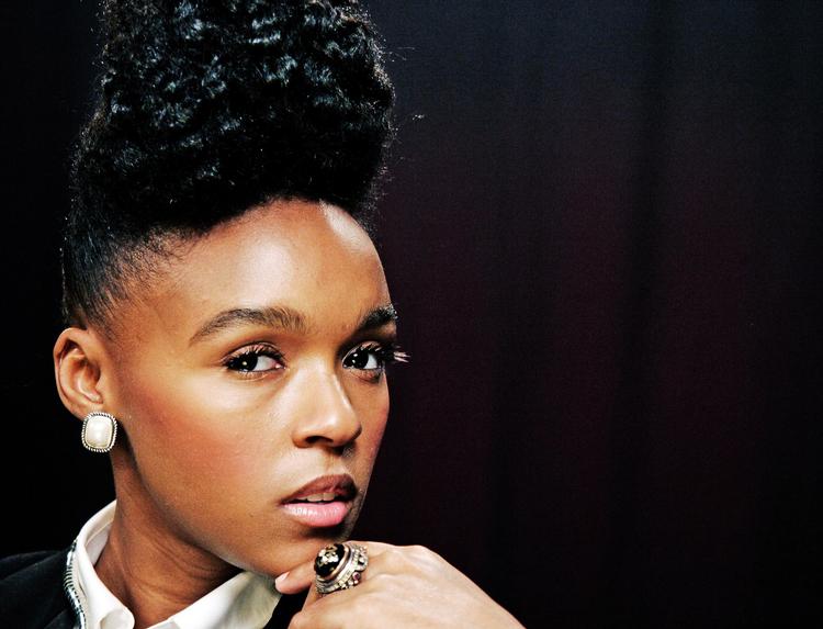 24-årige  Janelle Monáe er  aktuel med det ambitiøse konceptalbum 'The ArchAndroid  (Suites II and III)', der emmer af musikalsk talent. 
