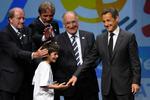 OPSIGELSE. Jean Pirre Escalettes (midten) er færdig som præsident for det franske fodboldforbund. 