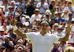 Uforstående. Roger Federer undrer sig over, at fodboldverdenen ikke benytter sig af den videoteknologi, der allerede anvedes indenfor tennis. 