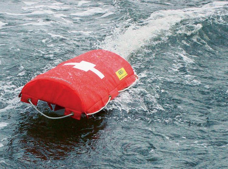 EMILY ligner godt nok et Røde Kors surfbræt, men robotten kan redde liv, idet den kan svømme seks gange hurtigere end en menneskelig livredder. 