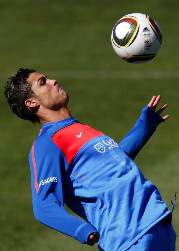 hovedrolle. Cristiano Ronaldo skal helt op i omdrejninger, hvis Portugal skal strække sig sejrrigt ud af slaget om de iberiske halvø. 
