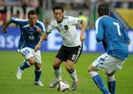 Tyrker? Offensivspilleren Mesut Özil spiller måske for det forkerte landshold. 