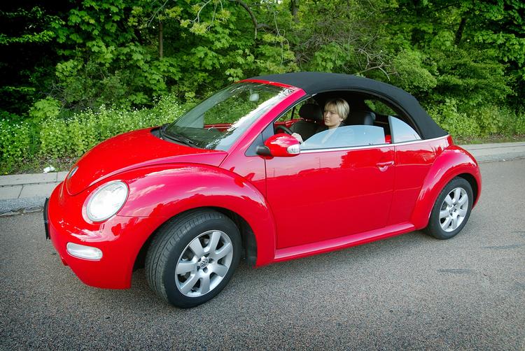 VW Beetle synes at opleve sit andet forår. I hvert fald ligger den placeret på salgslisterne for årets første to måneder. 