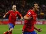 Videre. Med sin fjerde scoring ved dette VM sendte Dvid Villa Spanien i kvartfinalen. 