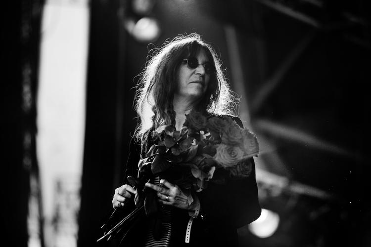 Påmindelser. Patti Smith og hendes band skal nok gøre sit til, at verdens problemer ikke bliver glemt. 